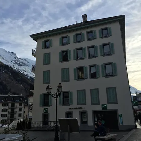 Cosy Au Centre De Avec Jardin, 2 Pieces, Bien Equipe, Accepte Animaux - Fr-1-507-29 * Chamonix