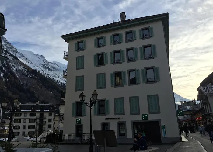 Cosy Au Centre De Avec Jardin, 2 Pieces, Bien Equipe, Accepte Animaux - Fr-1-507-29 * Chamonix